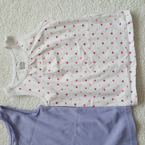 A Set of 3 Tank Tops - Picture 4 of 5